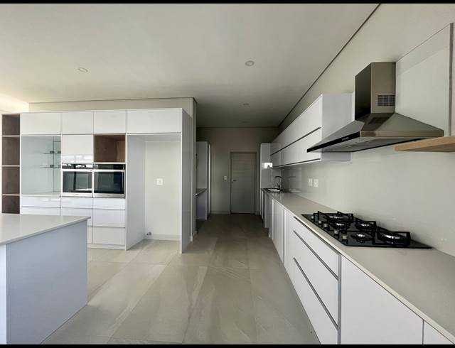 4 BEDROOM HOUSE FOR SALE IN SANDOWN